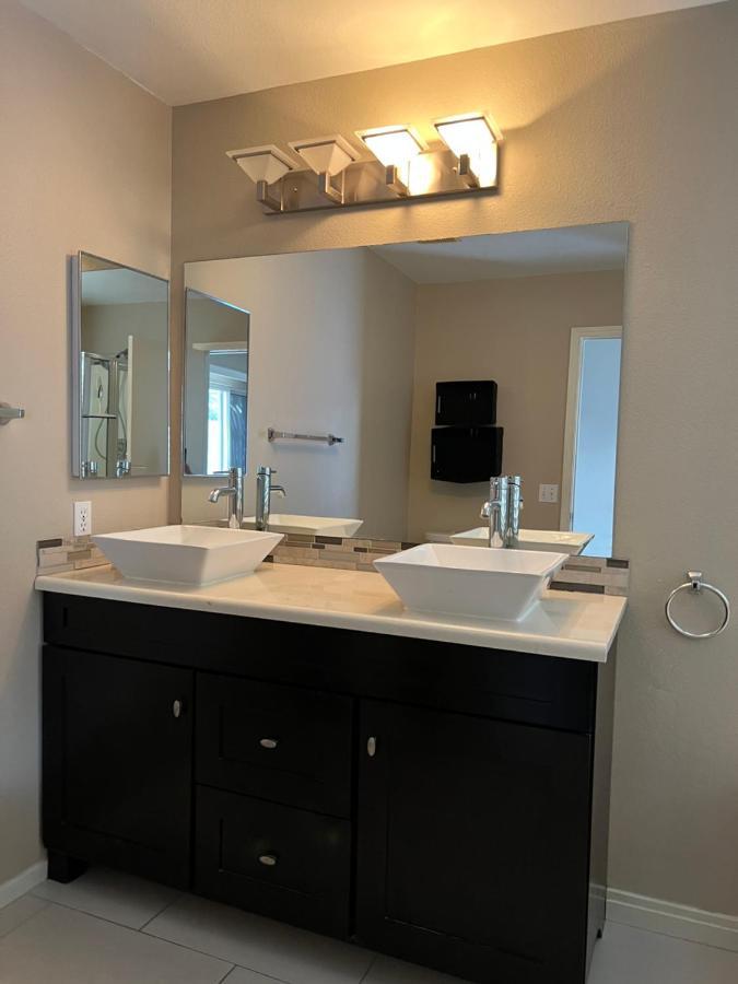 Sweet Spacious 5 Bdrm With Pool Casa de férias *